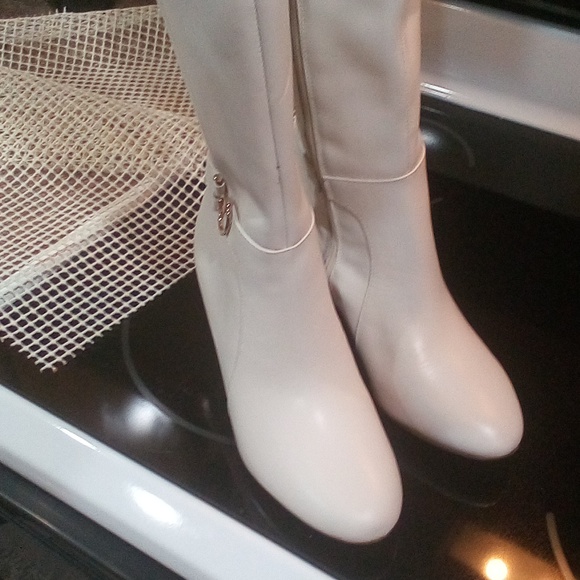 BANDALINO Off White Bodella dress boots. Sz 8M - Picture 8 of 8